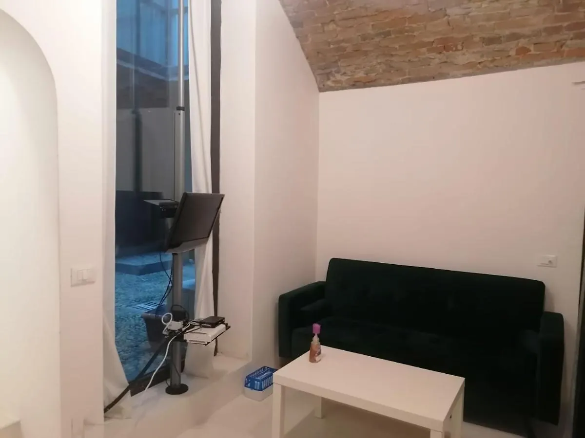 Apartament Bed And Bike - Bergamo Pignolo 53 0*,  Włochy